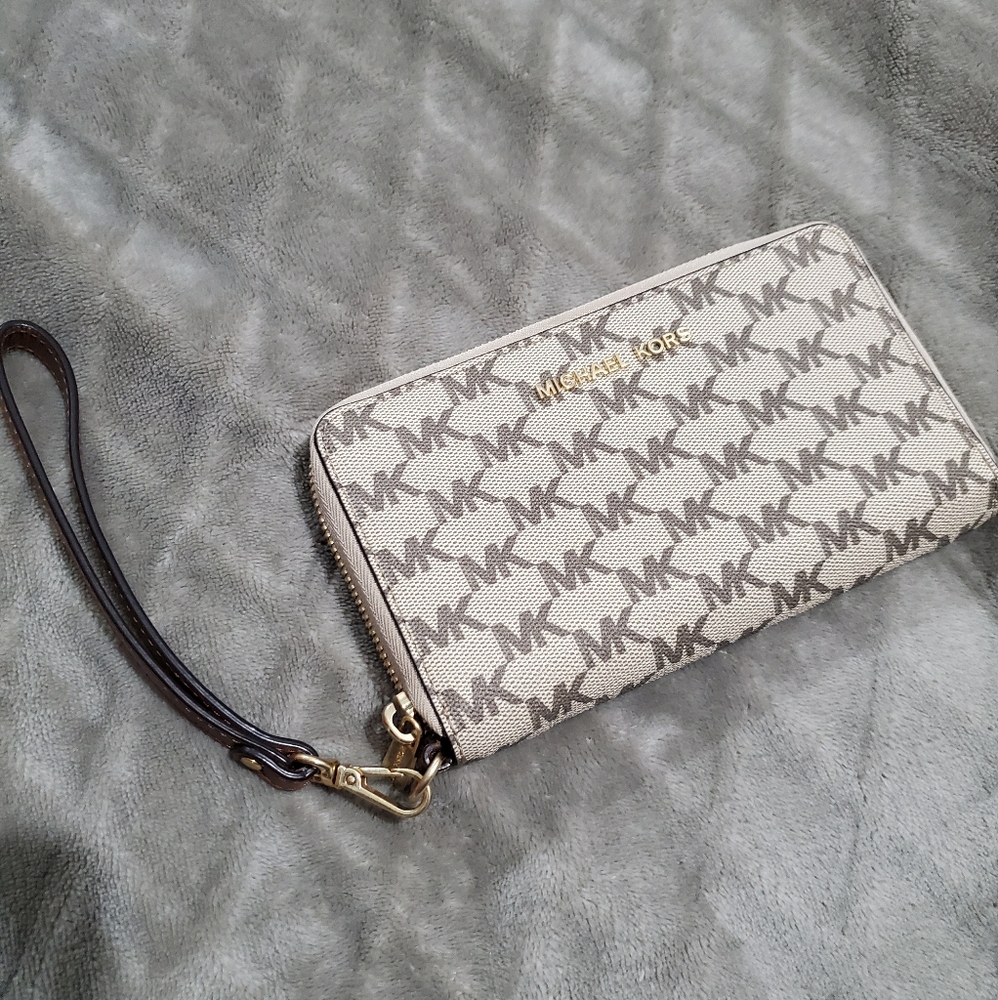 Michael Kors wallet